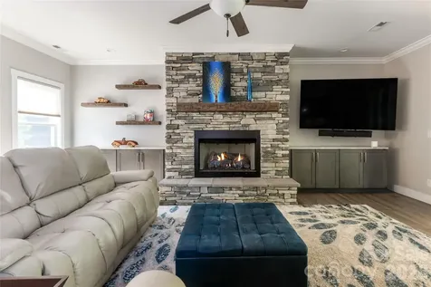 46 Nuthatch Court Fairview NC 28730
