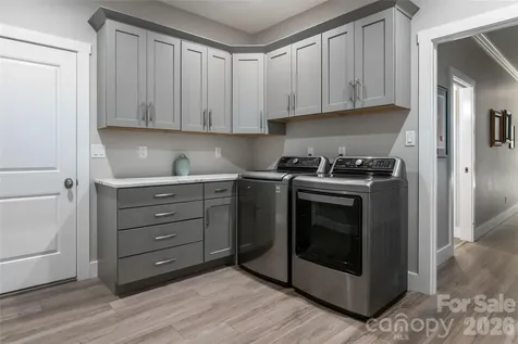 46 Nuthatch Court Fairview NC 28730