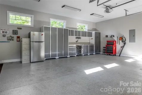 46 Nuthatch Court Fairview NC 28730