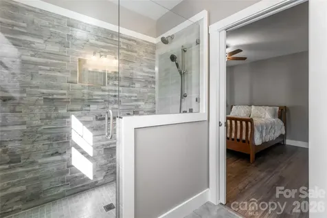 46 Nuthatch Court Fairview NC 28730