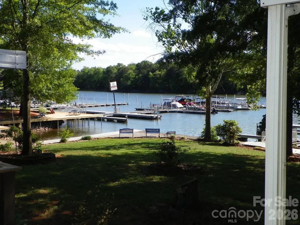 105 Dogwood Circle New London NC 28127