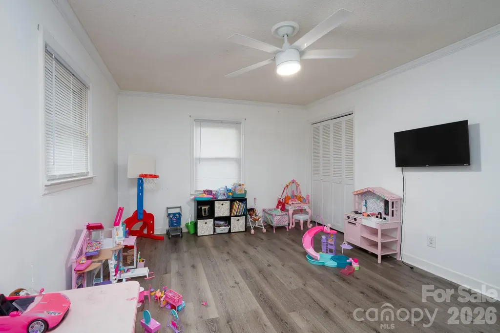 1709 Essen Lane Gastonia NC 28054