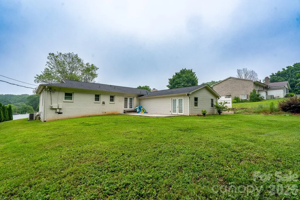 1709 Essen Lane Gastonia NC 28054