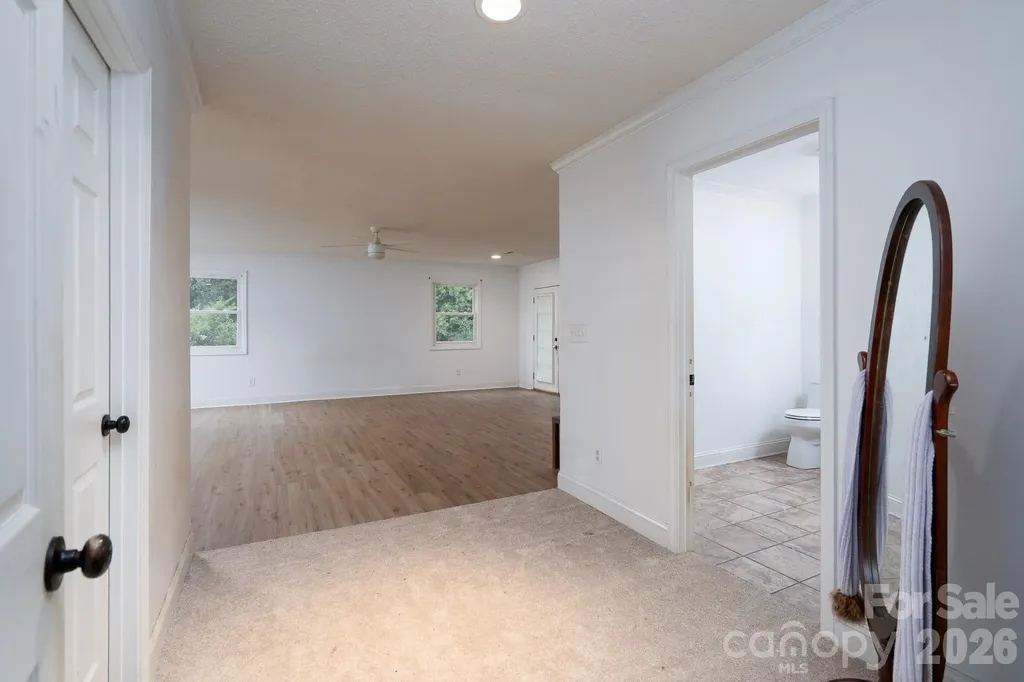 1709 Essen Lane Gastonia NC 28054