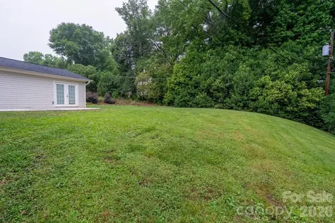 1709 Essen Lane Gastonia NC 28054