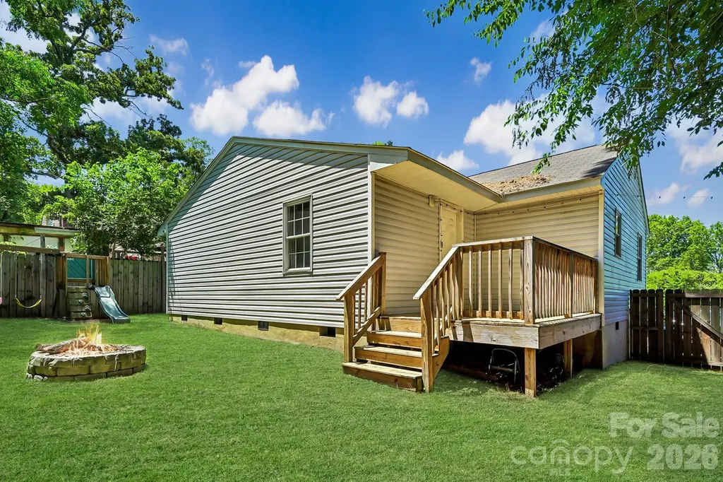 1824 Double Oaks Road Charlotte NC 28206