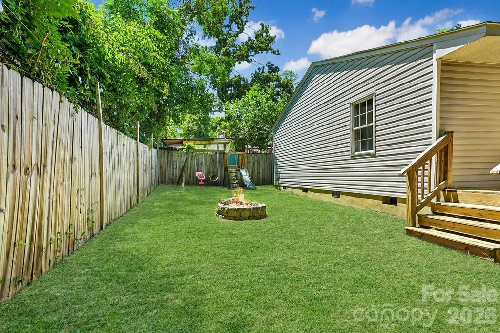1824 Double Oaks Road Charlotte NC 28206