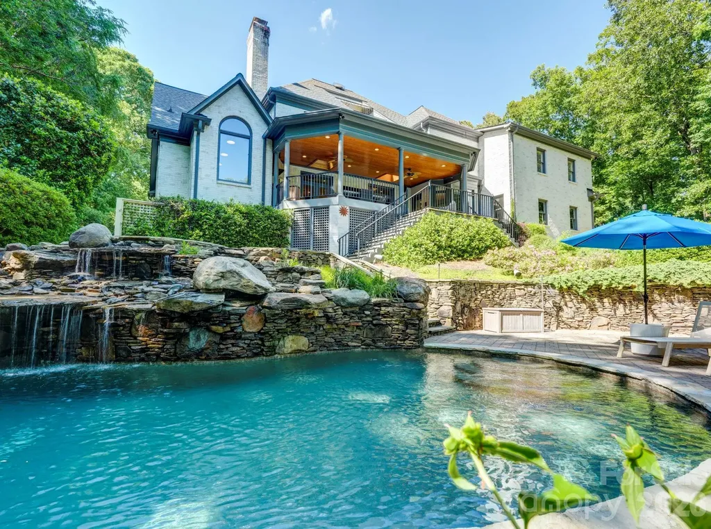 5500 Hardison Road Charlotte NC 28226