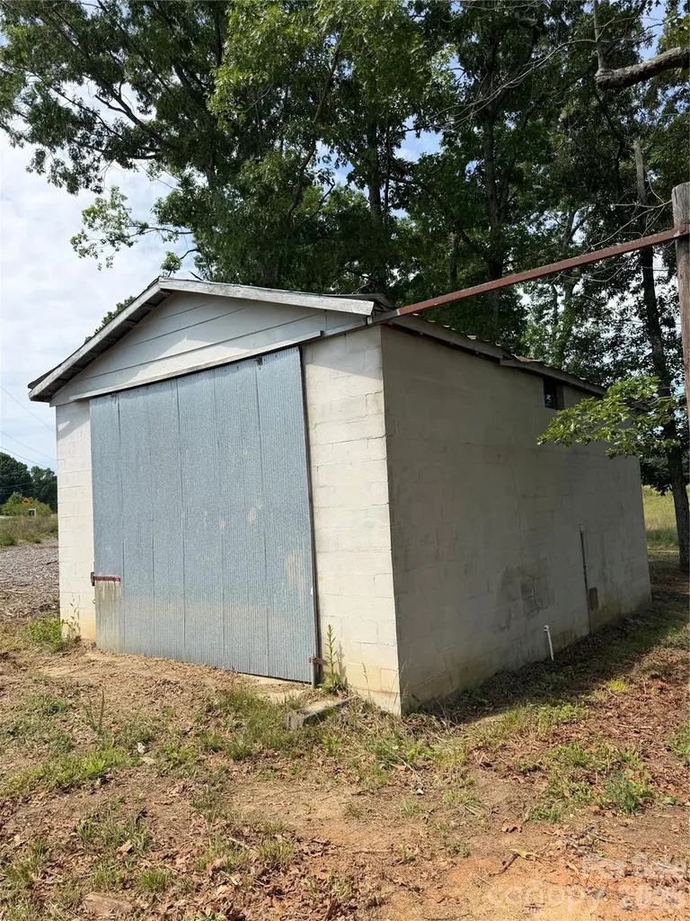 6123 Flay Road Cherryville NC 28021