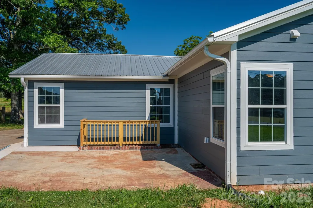 6123 Flay Road Cherryville NC 28021