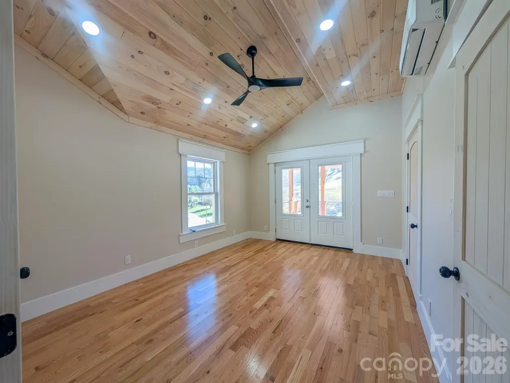 7854 E Us Highway 19e Burnsville NC 28714