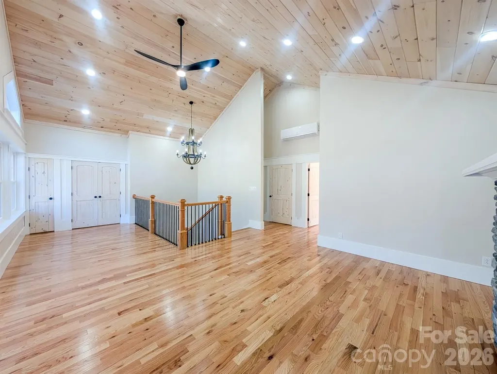 7854 E Us Highway 19e Burnsville NC 28714