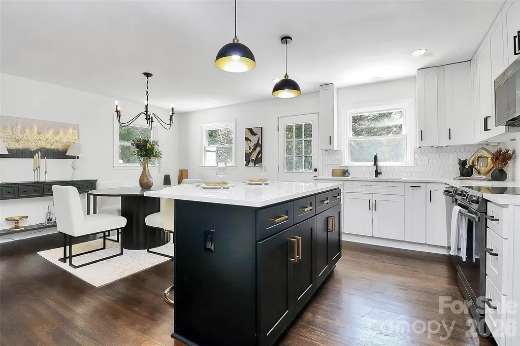 2038 Sandhurst Drive Charlotte NC 28205