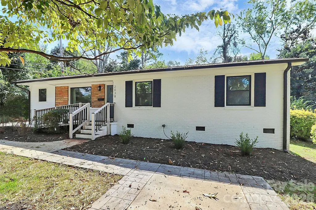2038 Sandhurst Drive Charlotte NC 28205