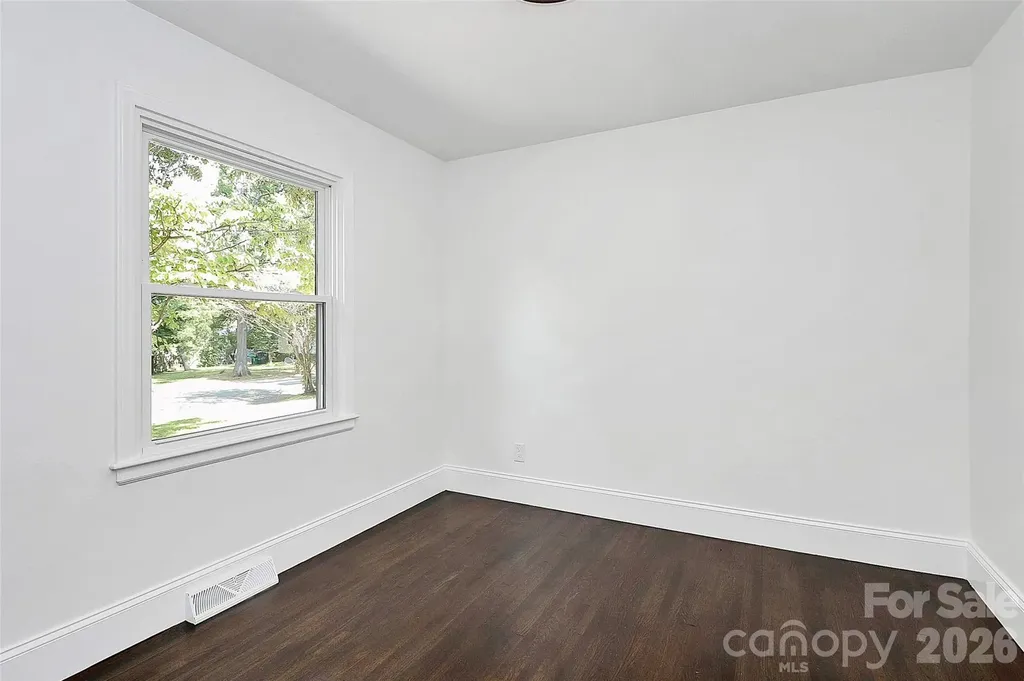 2038 Sandhurst Drive Charlotte NC 28205