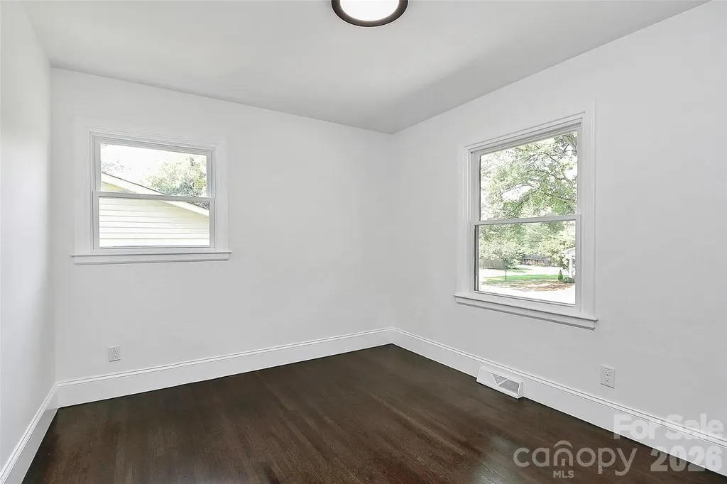 2038 Sandhurst Drive Charlotte NC 28205