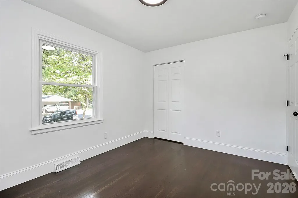 2038 Sandhurst Drive Charlotte NC 28205