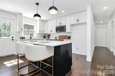 2038 Sandhurst Drive Charlotte NC 28205