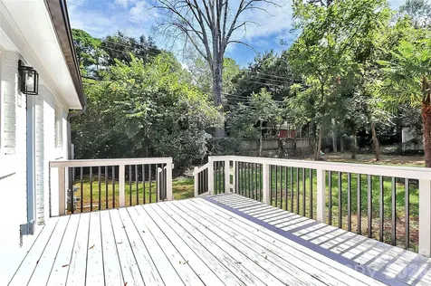2038 Sandhurst Drive Charlotte NC 28205