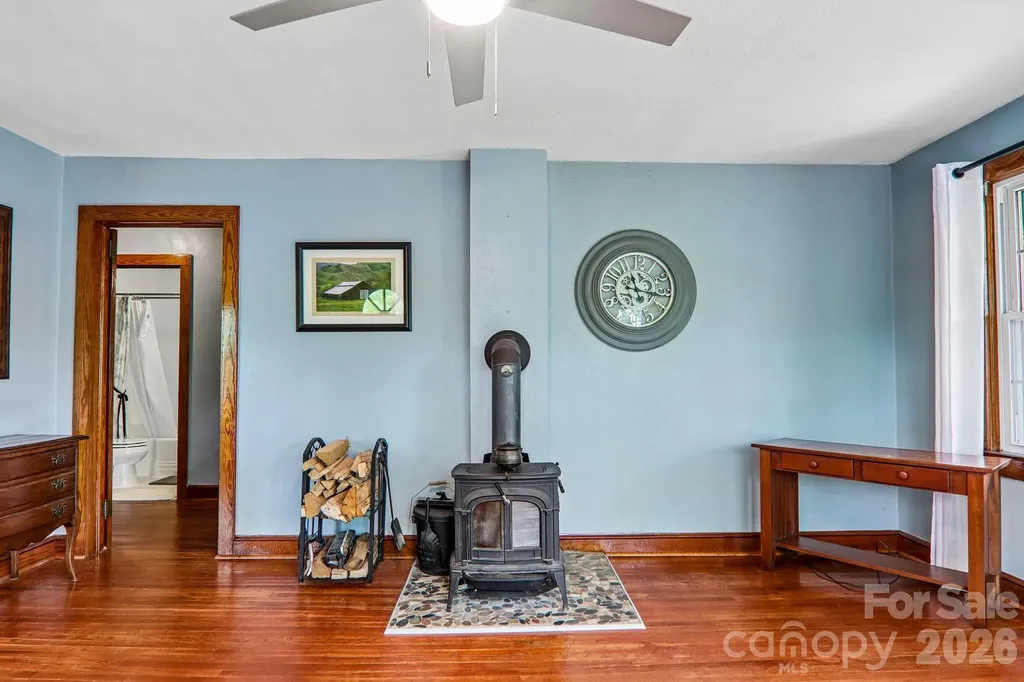 2627 White Oak Road Burnsville NC 28714