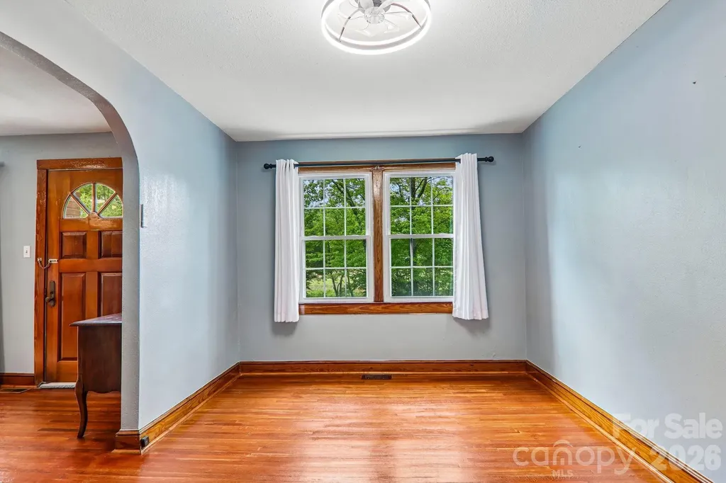 2627 White Oak Road Burnsville NC 28714