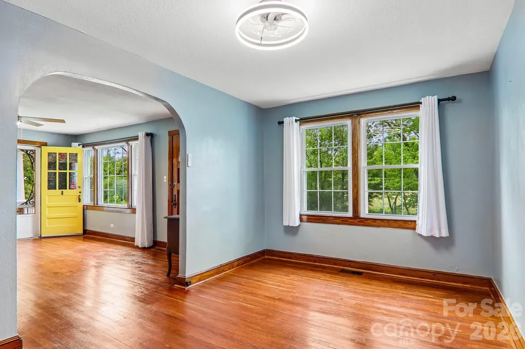 2627 White Oak Road Burnsville NC 28714