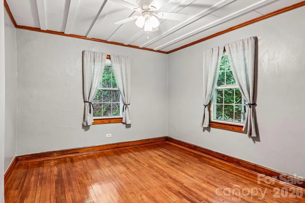 2627 White Oak Road Burnsville NC 28714