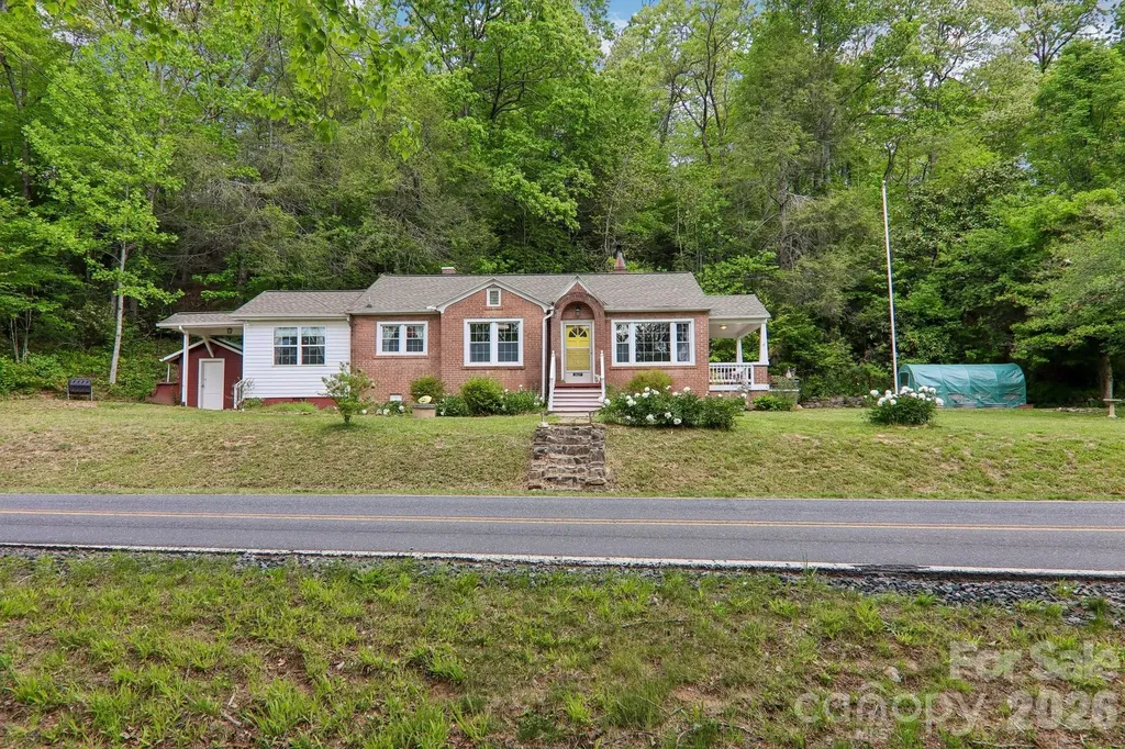2627 White Oak Road Burnsville NC 28714
