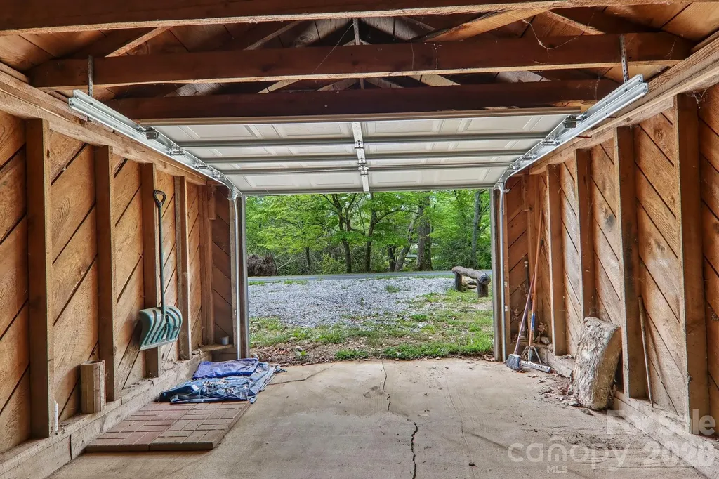2627 White Oak Road Burnsville NC 28714