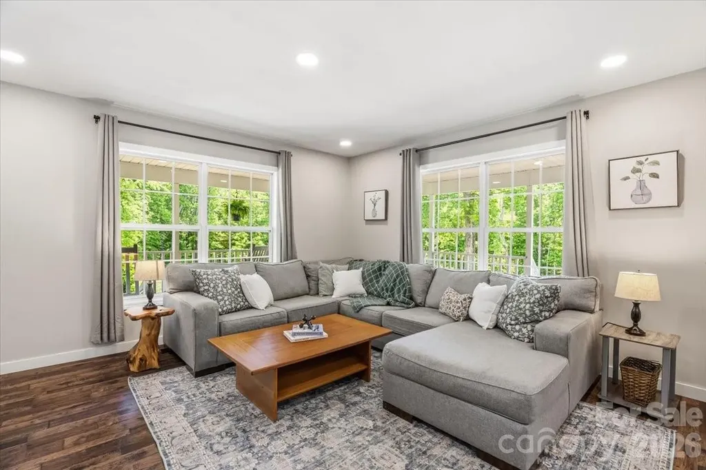 714 River Bend Drive Mars Hill NC 28754