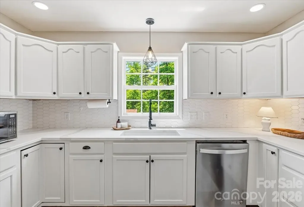 714 River Bend Drive Mars Hill NC 28754