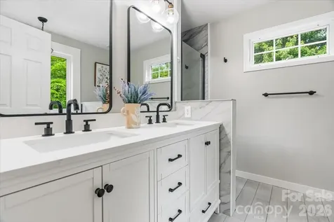 714 River Bend Drive Mars Hill NC 28754