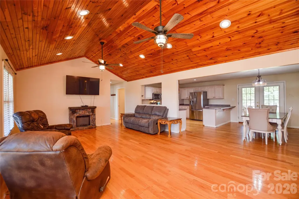365 Wildlife Club Lane Taylorsville NC 28681