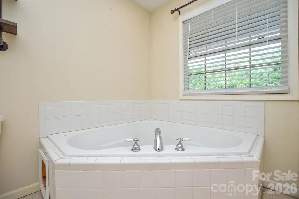 365 Wildlife Club Lane Taylorsville NC 28681