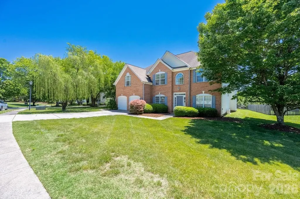 9512 Autumn Applause Drive Charlotte NC 28277