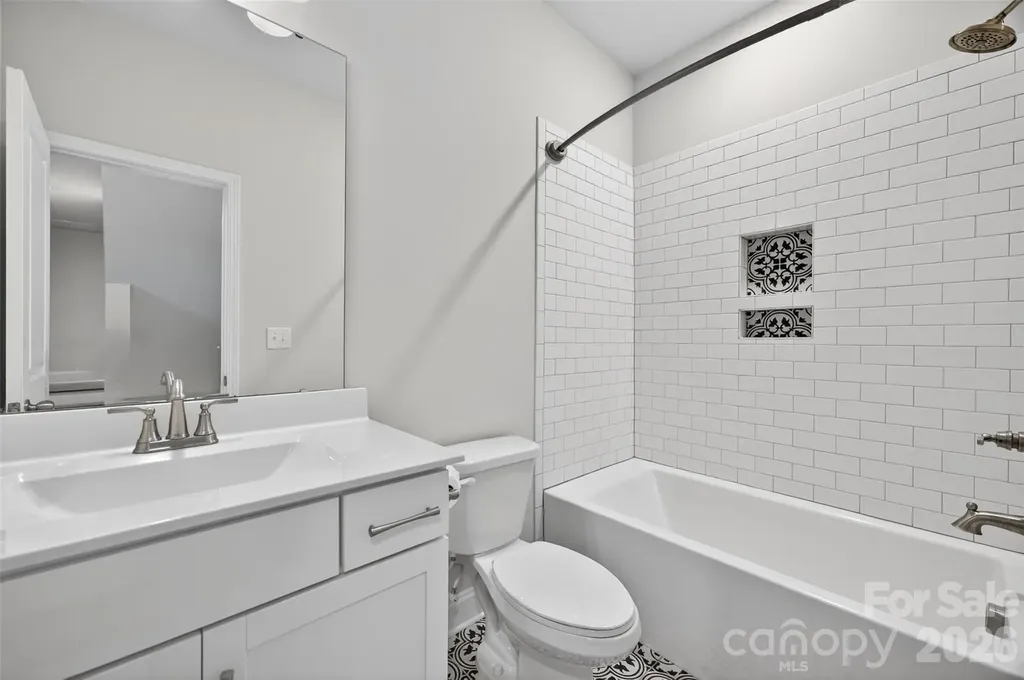 6318 Southgrove Street Charlotte NC 28277