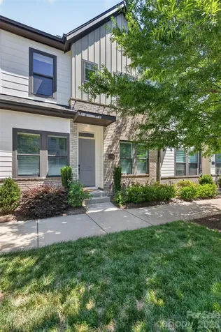 6318 Southgrove Street Charlotte NC 28277