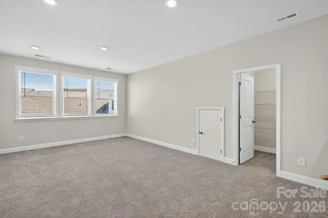 6318 Southgrove Street Charlotte NC 28277