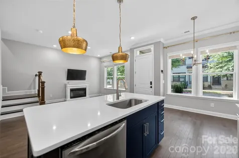 6318 Southgrove Street Charlotte NC 28277