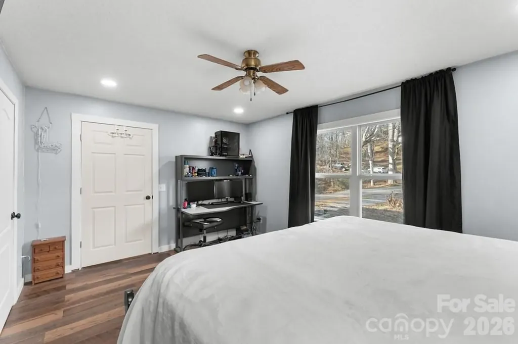 337 Town Mountain Road Hayesville NC 28904