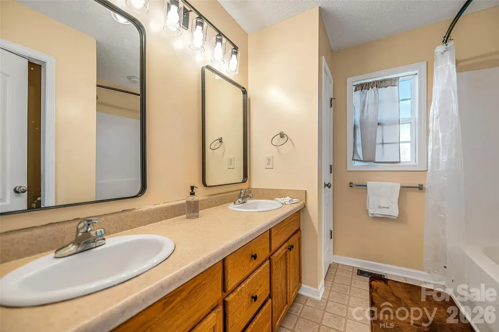 158 Autumn Woods Drive Kings Mountain NC 28086