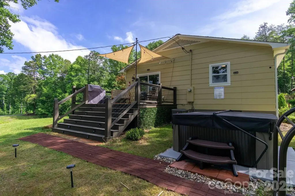 29 Friendly Drive Old Fort NC 28762