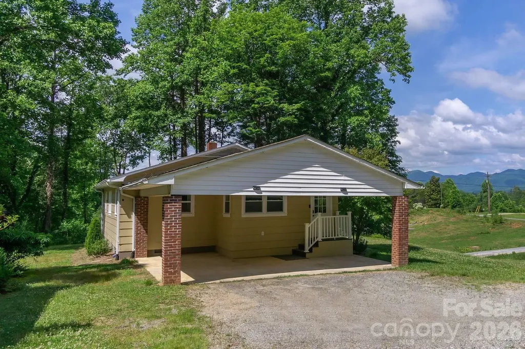 29 Friendly Drive Old Fort NC 28762