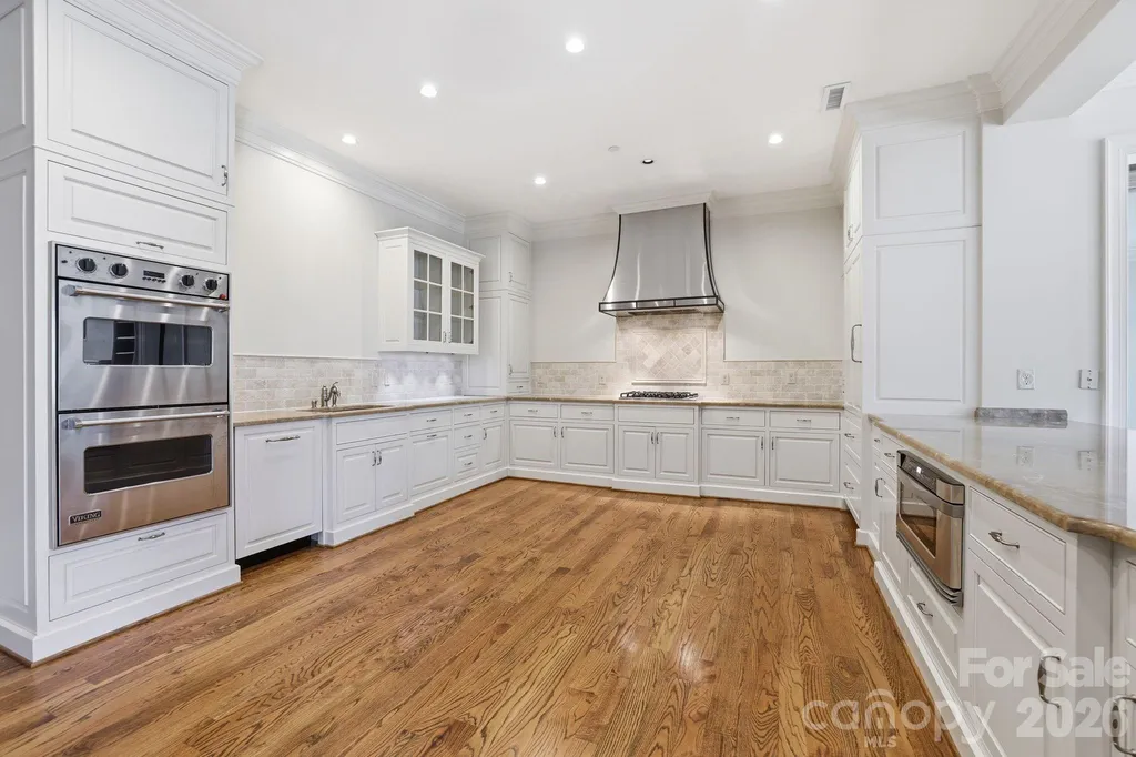 168 Cherokee Road Charlotte NC 28207