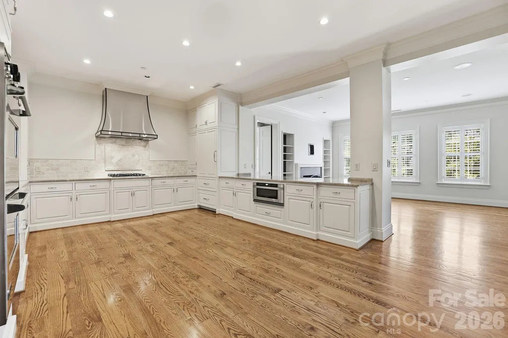 168 Cherokee Road Charlotte NC 28207