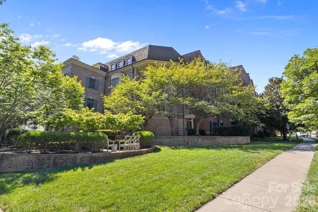 168 Cherokee Road Charlotte NC 28207