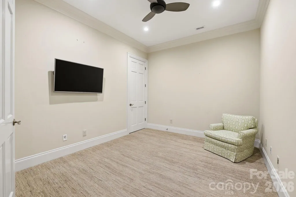 168 Cherokee Road Charlotte NC 28207