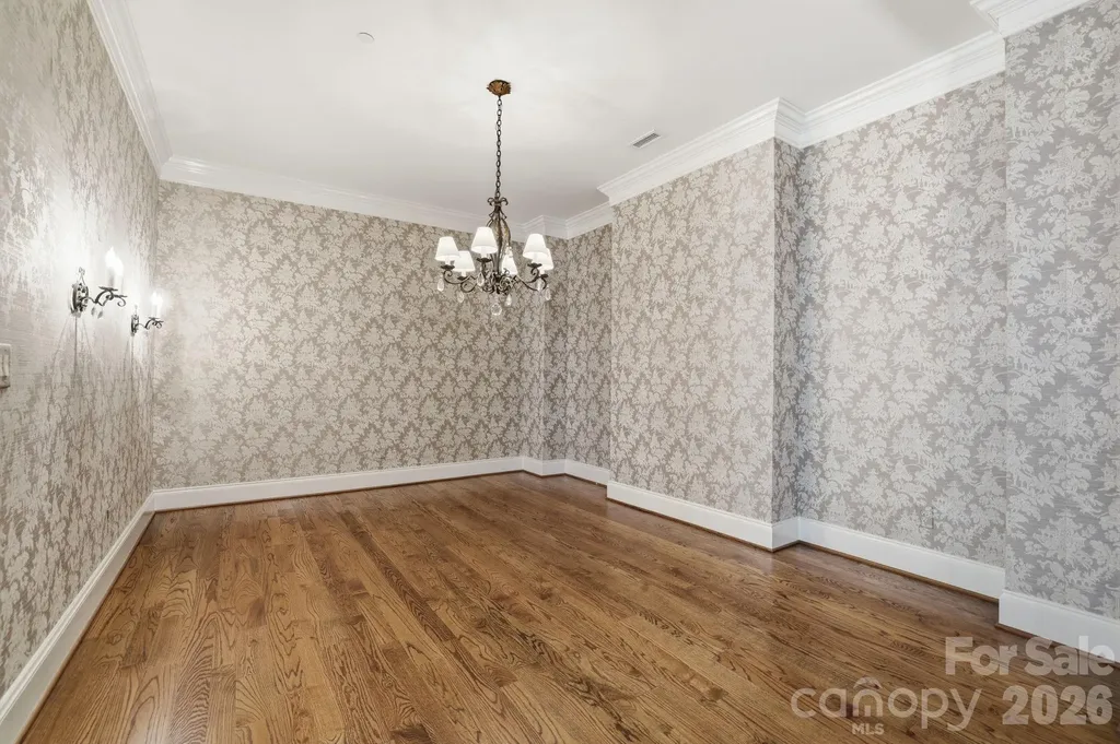 168 Cherokee Road Charlotte NC 28207