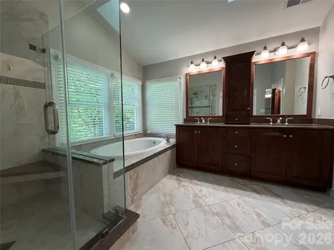 4714 Avonwood Lane Charlotte NC 28270