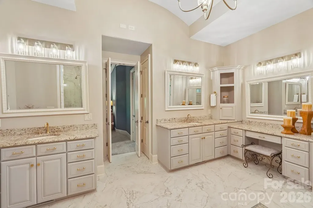 8905 Whirlaway Lane Waxhaw NC 28173